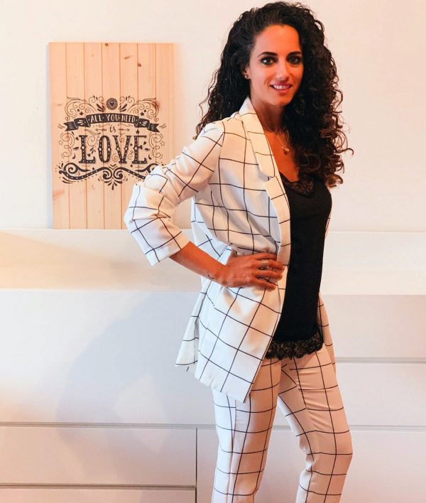 Blazer ligera blanca con cuadros negros - Imagen 2
