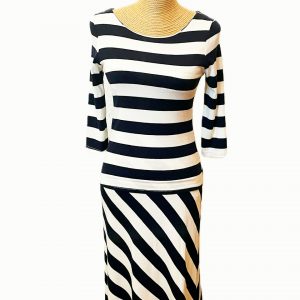 Falda midi de punto con estampado marinero
