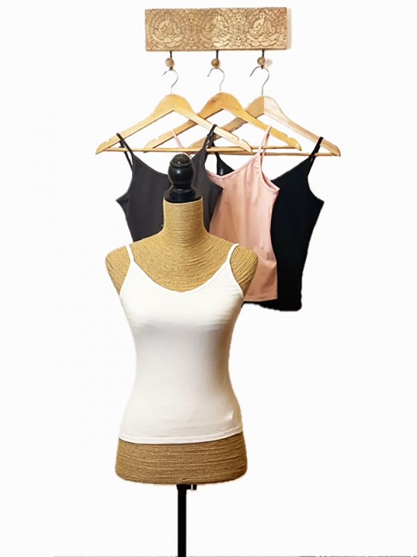 Camiseta de tirante fino y escote de pico