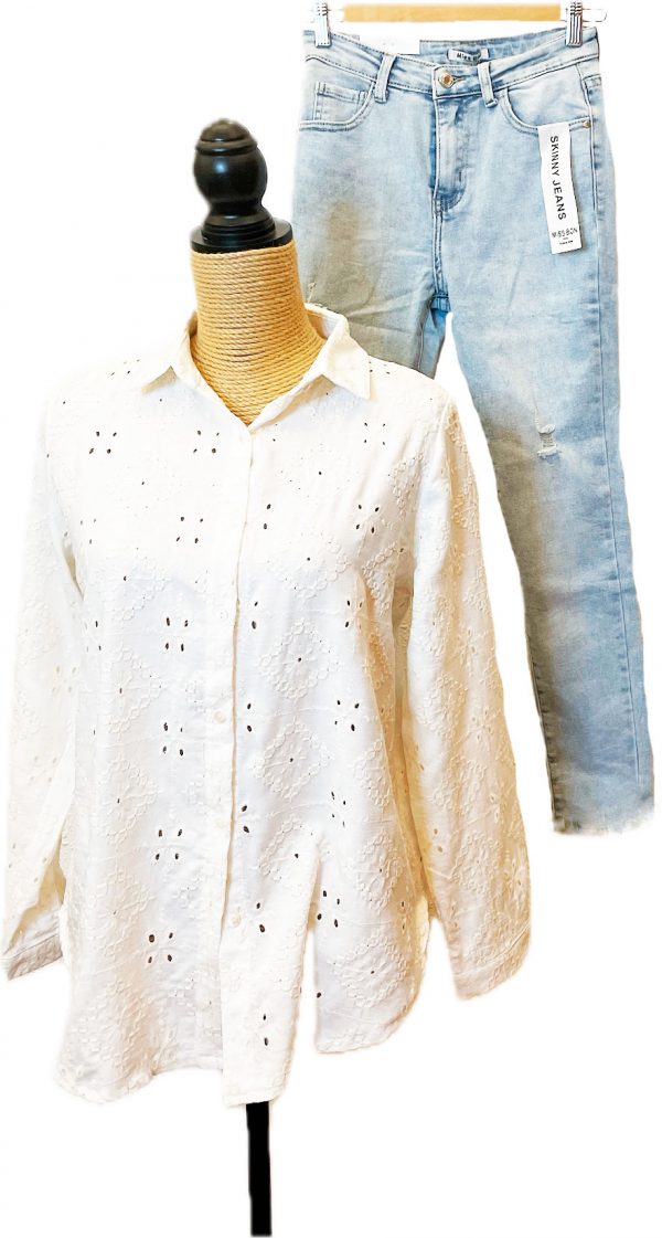 Jeans skinny color claro y cintura media