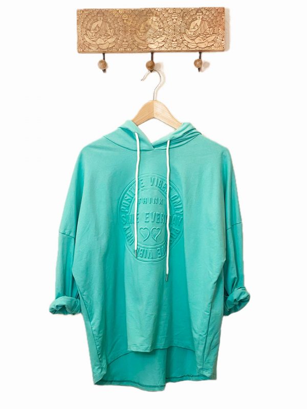 Sudadera azul cielo con capucha