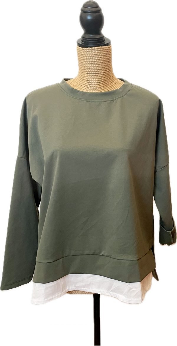 Jersey fino/camiseta verde con falso debajo blanco