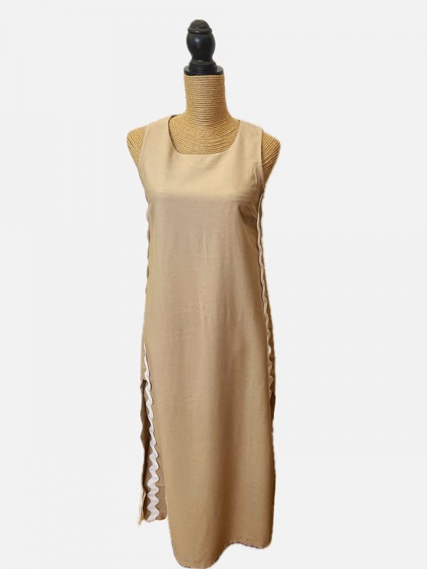 Vestido largo de tirante ancho, con una pequeña apertura en el largo de los laterales - Imagen 8