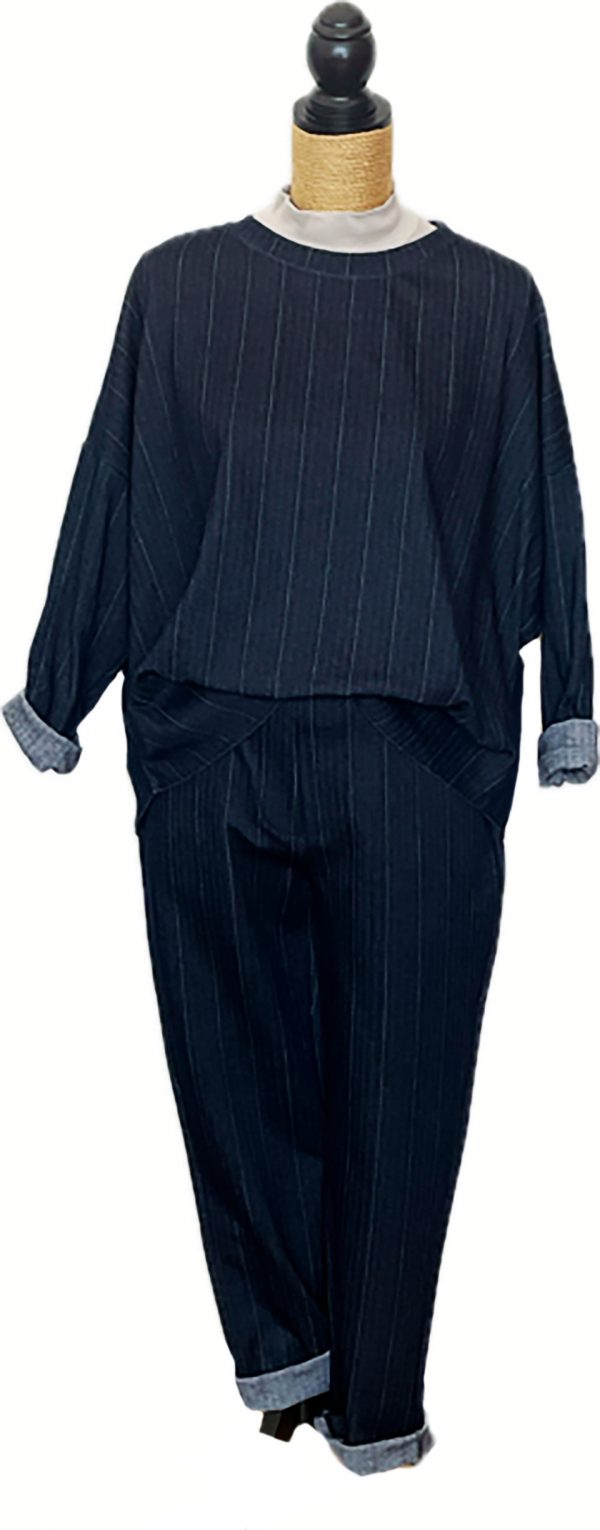 Pantalón azul marino con una rayas blancas muy disimuladas - Imagen 3
