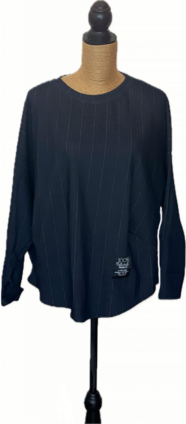 Camiseta / jersey fino azul marino con rayas discretas - Imagen 4