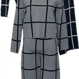 Conjunto jersey y pantalón con rayas negras